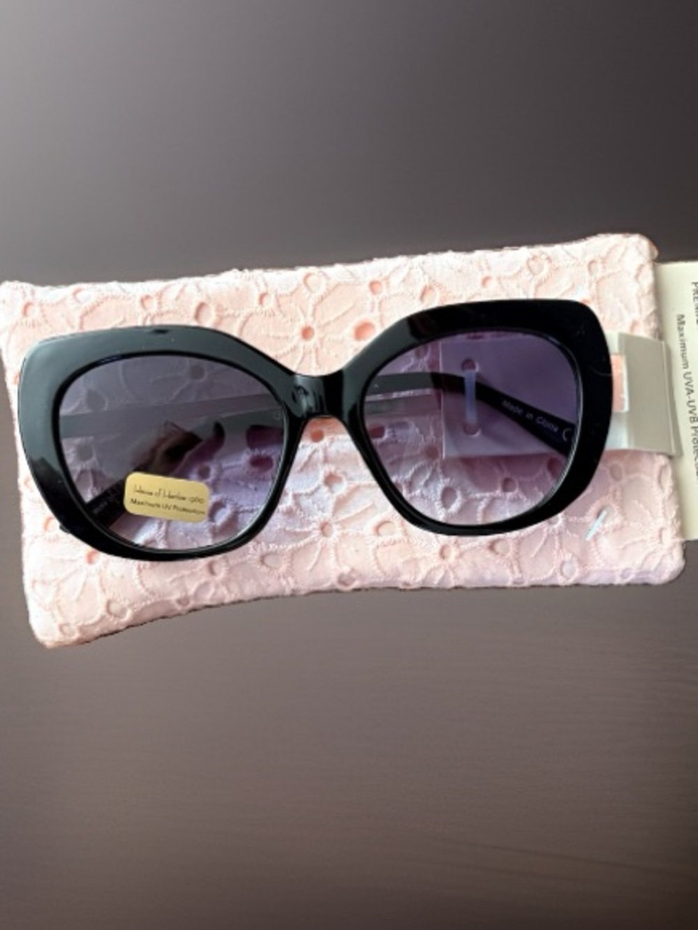 NWT House of Harlow 1960 Oversized Sunglasses w/pink Floral case NWT